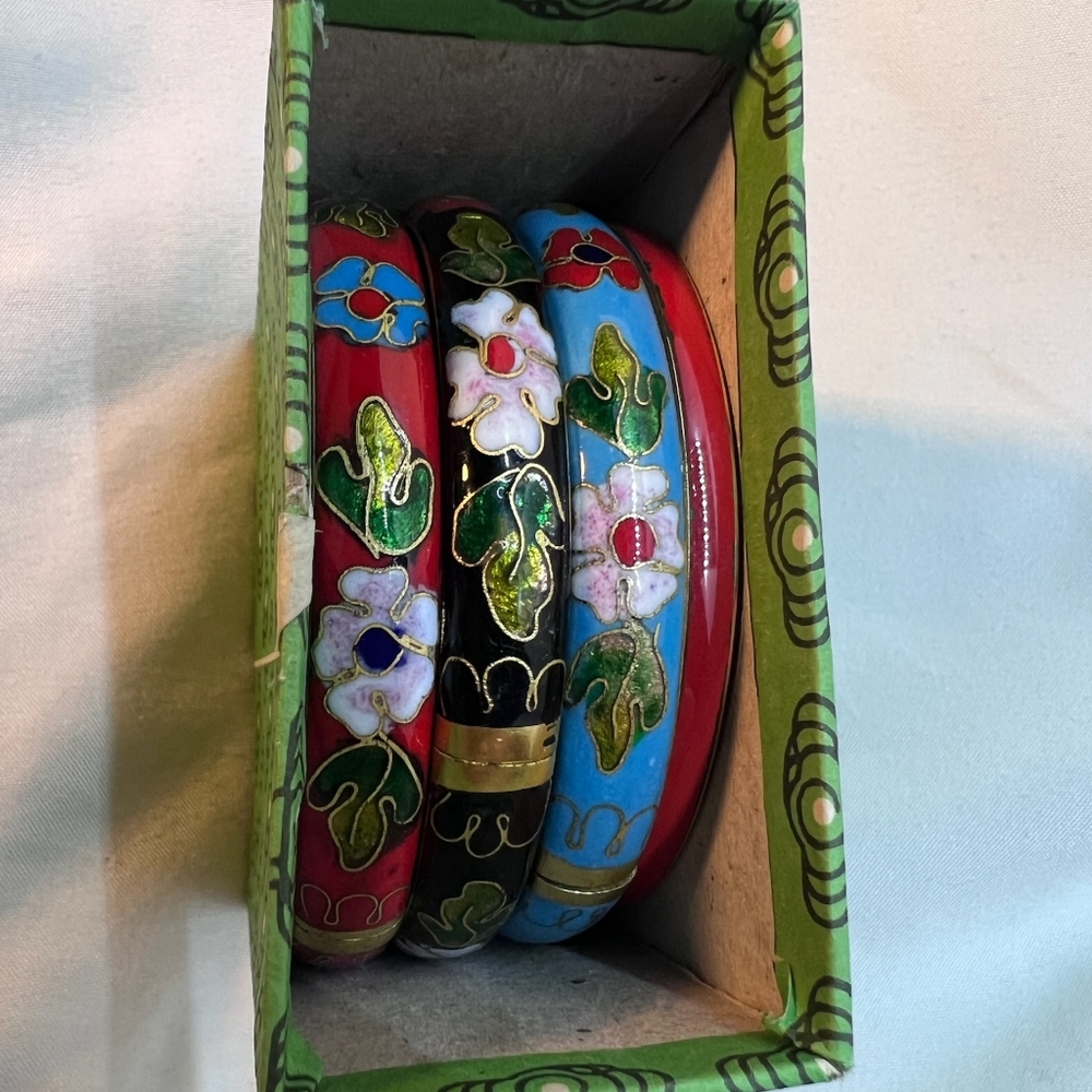 3 Vintage Chinese Cloisonne Enamel Hinged Bangle Bracelets and 1 Red Bangle